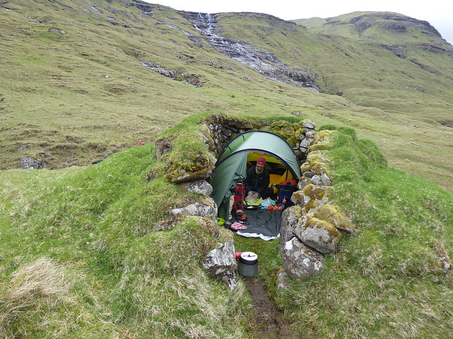 Hobbit style wild camping!!