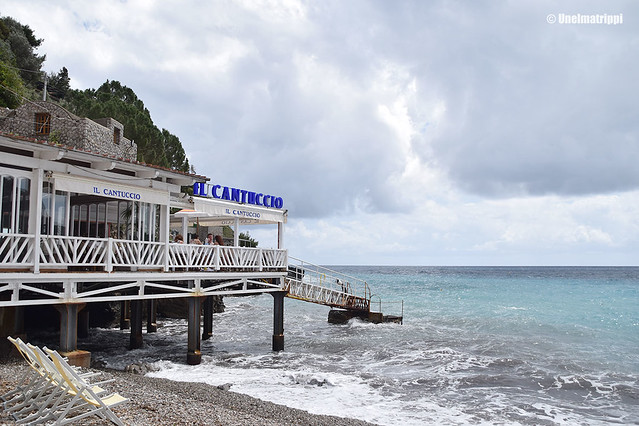 Terassiavintola Amalfin rannikolla