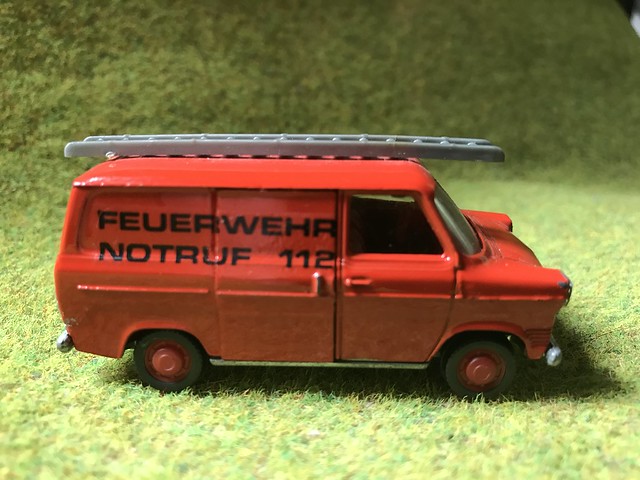 Schuco Modell Germany - Ford Transit - Feuerwehr / Fire Brigade - Miniature Die Cast Metal Scale Model Emergency Services Vehicle