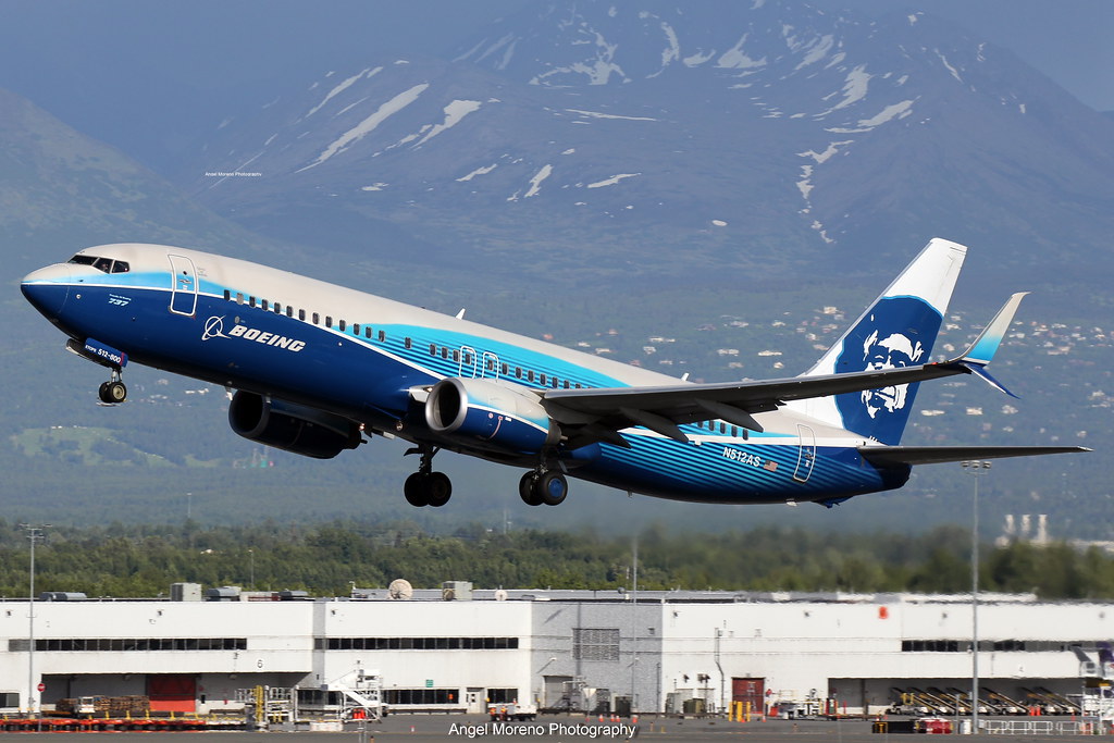 Alaska Airlines (Spirit of Seattle) / Boeing 737-890 / N512AS take off from Ted Stevens Anchorage International Airport, Alaska.