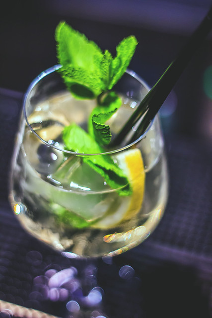 Hugo cocktail, summer drinks, sparkling cocktail with Prosecco mint and lemon