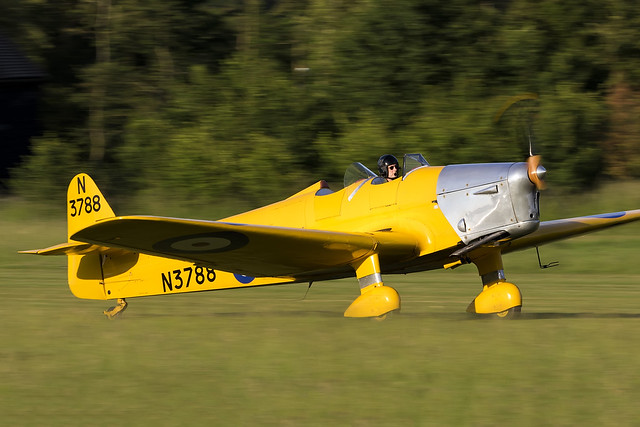 Miles M.14A Hawk Trainer 3 - 1