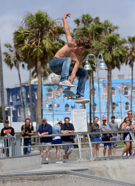 08-Jun-2017 Venice Beach CA - SkateBoarding Sky High