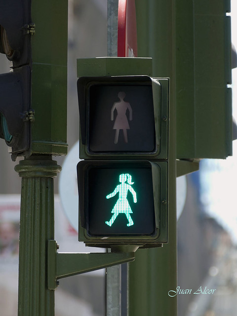 Semáforo igualitario en verde (Mujer) (Madrid))