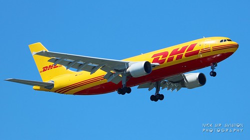 img4573 daeadeatleipzigairbusa300b4622r daead dhl aviationphotography nickairphotography planespotting milanomalpensa milanmxp airbusa300 aircraftcargo freighter dhlfreighter sunnyday blusky colorfullivery