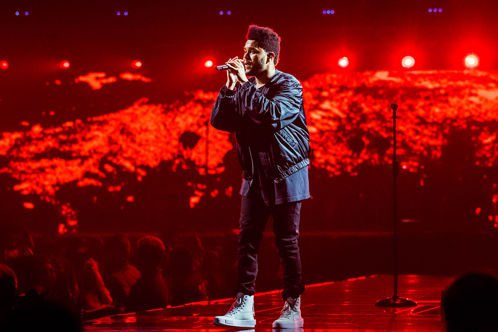 Weekend concerts. Концерт the Weeknd. The Weeknd Tour 2022. The Weeknd на сцене. Концерт the Weeknd 2022.