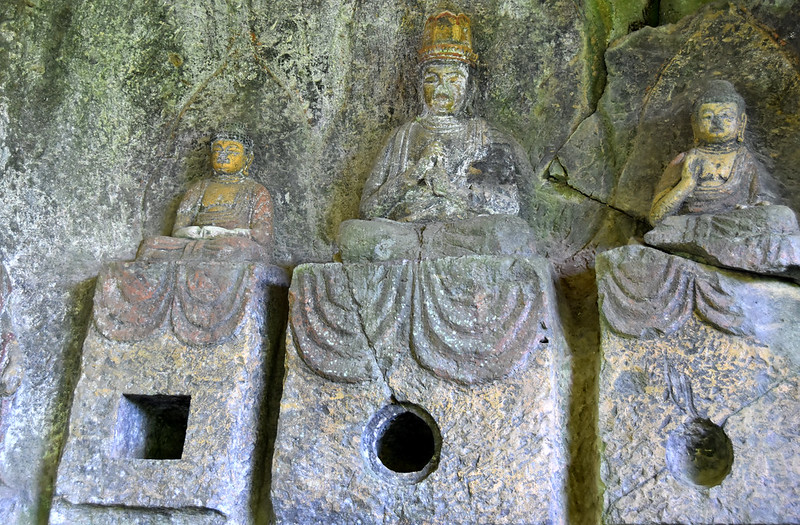 JAPON USUKI STONE BUDDHAS