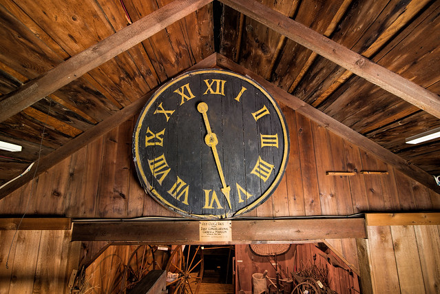 1st Congregational Church clock