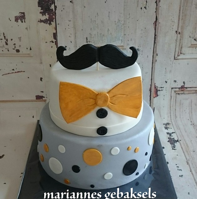 #snor #mustache #goud #zilver #taart #cake #gebaksels #mariannesgebaksels #friesland