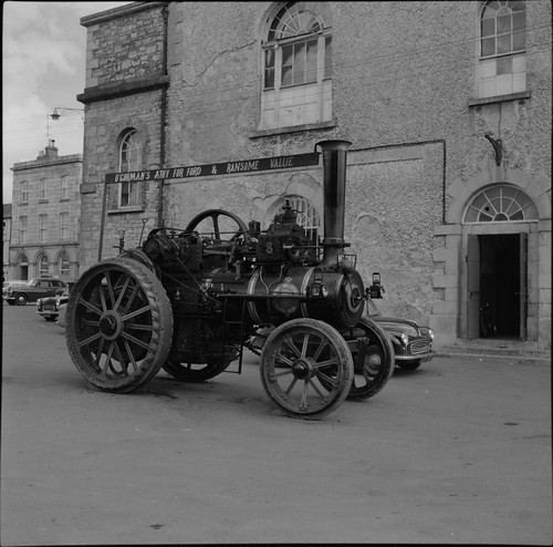 jamespo’dea o’deaphotographiccollection nationallibraryofireland athy cokildare ford henryford tractor engine ogormans ransome hi2816 velfreyqueen 42032 traction steamtractor ransomessimsjefferies ransomessimsandjefferies countykildare barrowquay townhall athylibrary austincambridge