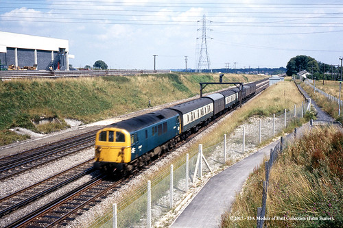 britishrail bobo electric parcels hampshire train railway locomotive railroad basingstoke class74