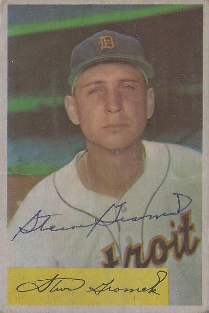 1954 Bowman - Steve Gromek #199 (Pitcher) (b. 15 Jan 1920 - d. 12 Mar 2002 at age 82) - Autographed Baseball Card (Detroit Tigers)