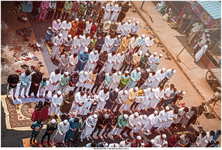 Devotees of Islam Devotees of Islam  #bangalore #eid #culture #muslim #india #incredible_india #amritjsr #amritendu #india #sunset #sunset #jamshedpur #jharkhand #streetsofindia #streetphotography #natgeotravel #natgeo #lonelyplanet #pojindia #photojhk #s