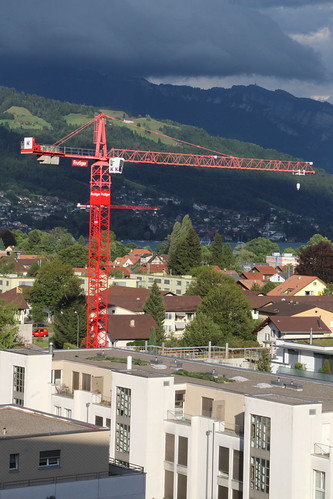 Kran über der Stadt Thun im Berner Oberland im Kanton Bern der Schweiz | by chrchr_75