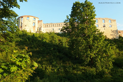 poland polska outdoor architecture castle historical green landscape blue white sun europe