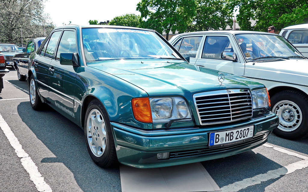 Image of Mercedes-Benz E-Class (W124)