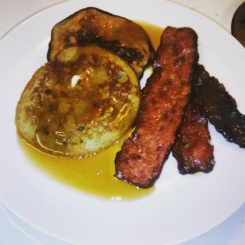 Something simple.  Fruit smoothie pancakes with baked turkey bacon  #iamanti #breakfast #breakfasttime #breakfastisserved #foodporn #foodie #foodblogger #guiltypleasures #hecooks #goodeats #chowtime #delicious #yum #ChefBoiRDeez #pancakes #simple #brunch | by soulardagod