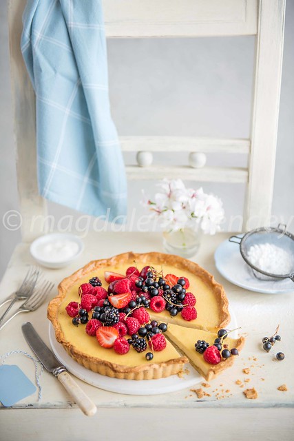 vanilla tart with summer fruit
