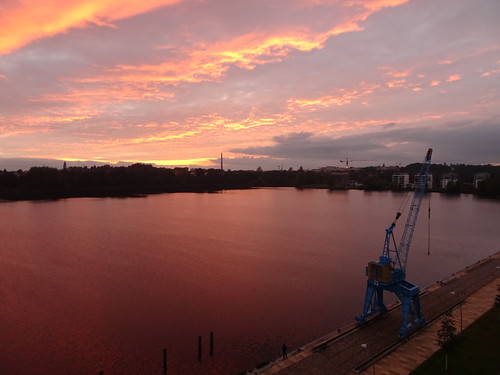 Sonnenuntergang am Inneren Ziegelsee in Schwerin by Tinuzeller, 