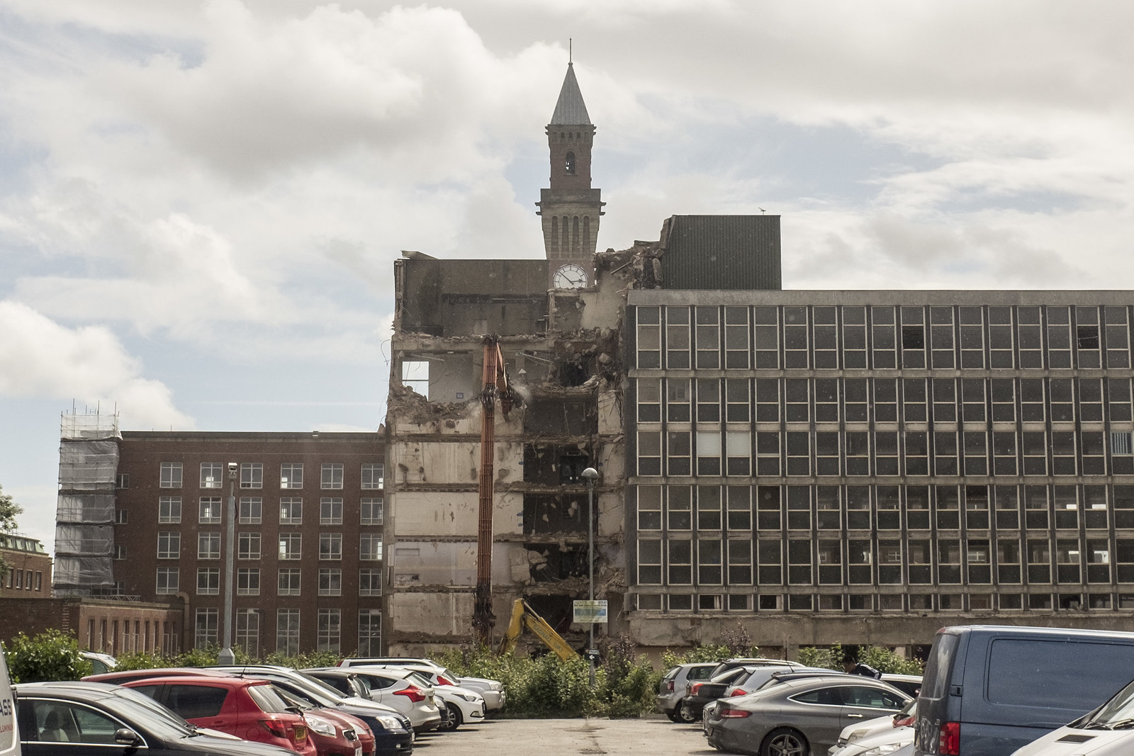 Demolition of the old library at the University of Birmingham