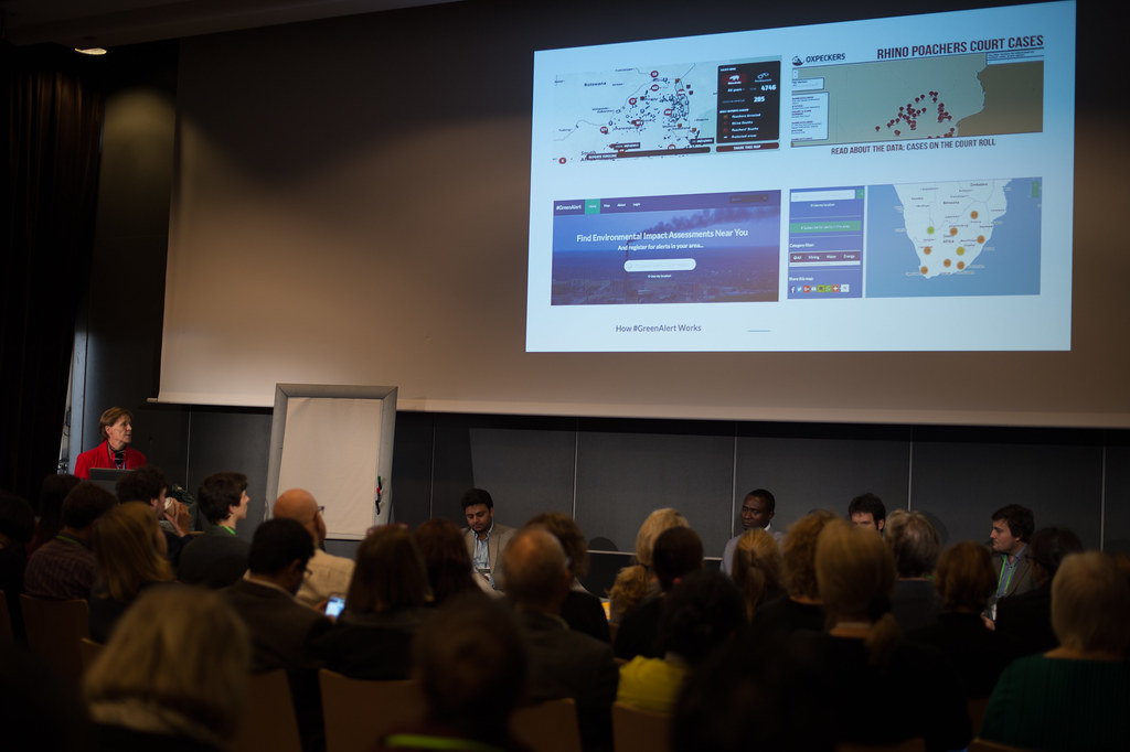 Learning Event GeoJournalism: A new way to combine data, maps and online story-telling, on Day 2. Global Landscapes Forum, Paris,...