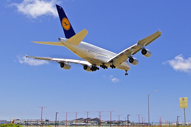LAX/KLAX: Lufthansa Airbus A380-841 D-AIML