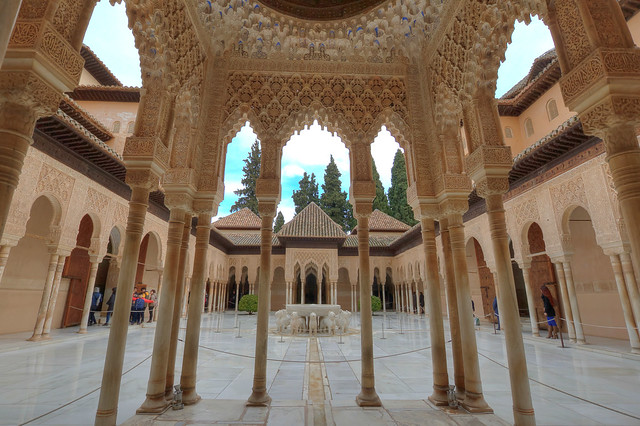 Patio de los Leones, La Alhambra, Granada