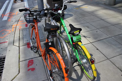 Seattle private bikeshare companies: Spin and LimeBike