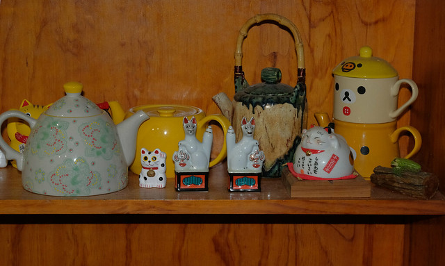Home teapot, inari & maneki nekko collectio no. 32