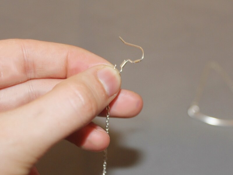 adding earring to chain