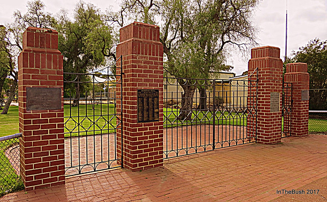 Memorial Gates - Tammin