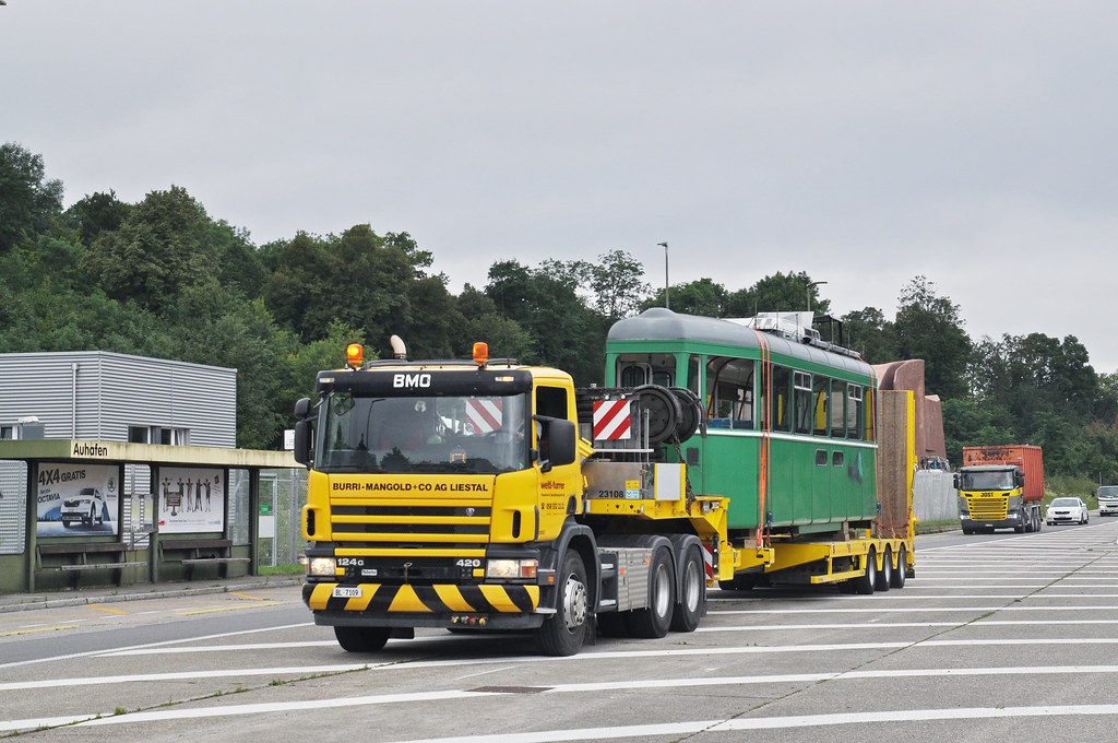 Am 13.07.2017 geht der B4S 1476 auf die letzte Reise. Hier hält der Lastwagen auf einem Platz an der Rheinfelderstrasse, kurz vor der Abzweigung zum Auhafen.