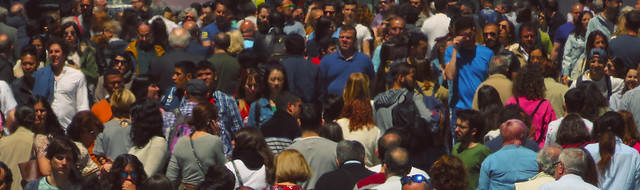 Crowds in Calle Preciados, Sol, Madrid (2017)