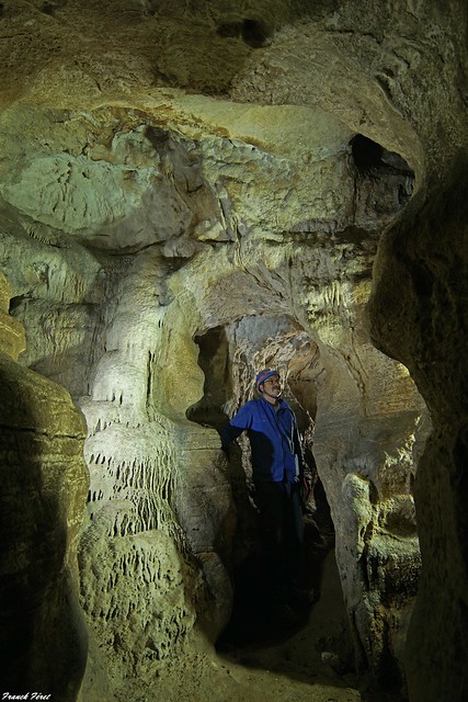 Daniel dans la Grotte du Bon Dieu - Ougney Douvot