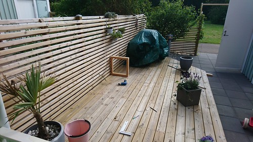 En bänk har växt fram👍👍 Får ju säga att jag e ganska nöjd. | by Janzzzon