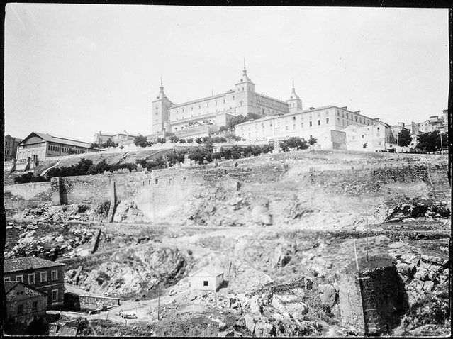 Vista del Alcázar y el Paseo del Carmen hacia 1906. Fotografía de Charles Fournier © Fototeca del IPCE, MECD. Signatura MOR-006_P