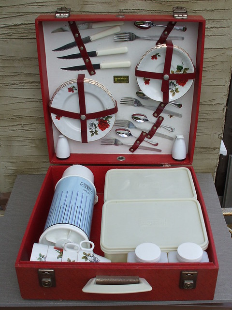 Lovely 1950's 60's Red  Brexton Picnic Set ..Superb Condition