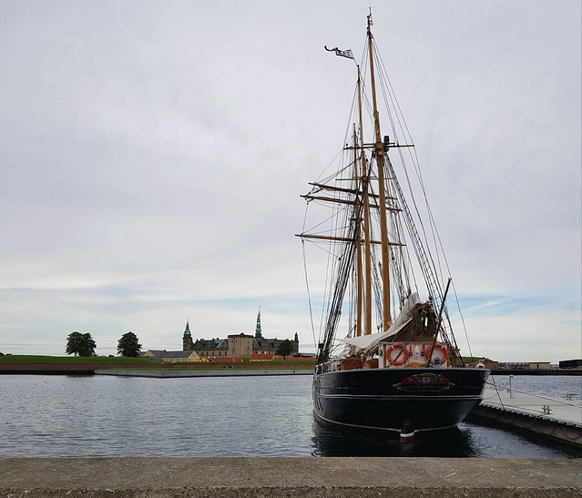 Kronborg and ship