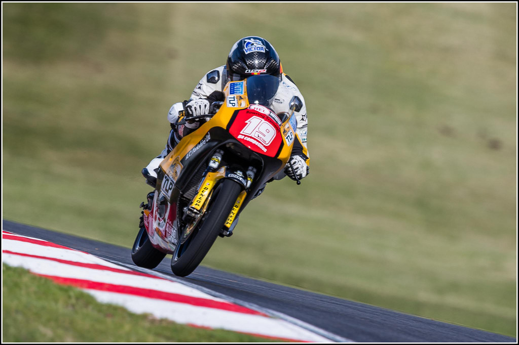 V Rodriguez Riding Victor RODRIGUEZ # 19 riding a Honda | British Superbikes Ro… | Flickr