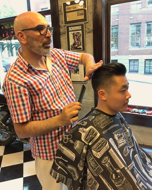 Classic cut and style for Ryan.... 👌 💈 #barbershop #haircut #menscut #classiccut #mensgrooming #farzadthebarber #thehappybarber #yaletown #vancouver #barbers #neighbourhoodbarbershop