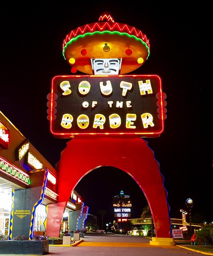 south border southoftheborder dillon sc southcarolina carolina i95 north neon neonsigns mexican restarea amusement nighttime