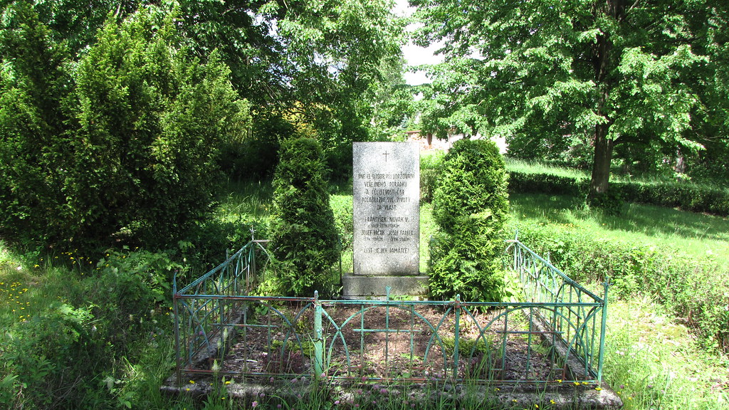 pomník zastřelených četníků v Bublavě