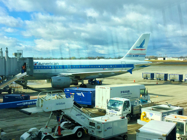 American Airlines –  Airbus A319-112 N744P @ Buffalo Niagara