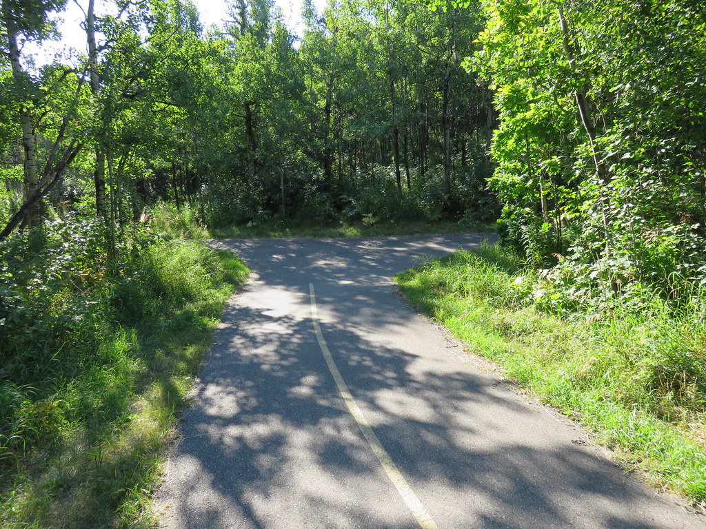 Strathcona Ravines Calgary Day489-15 Strathcona Park - Ravine path | walkcalgarycommunities | Flickr