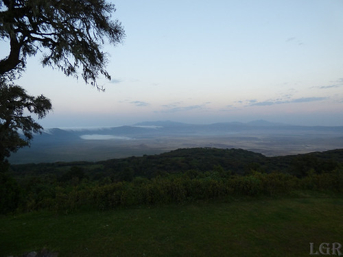 p2520697 ngorongoro tanzania cráter crater nube africa amanecer sunrise safari roysafaris
