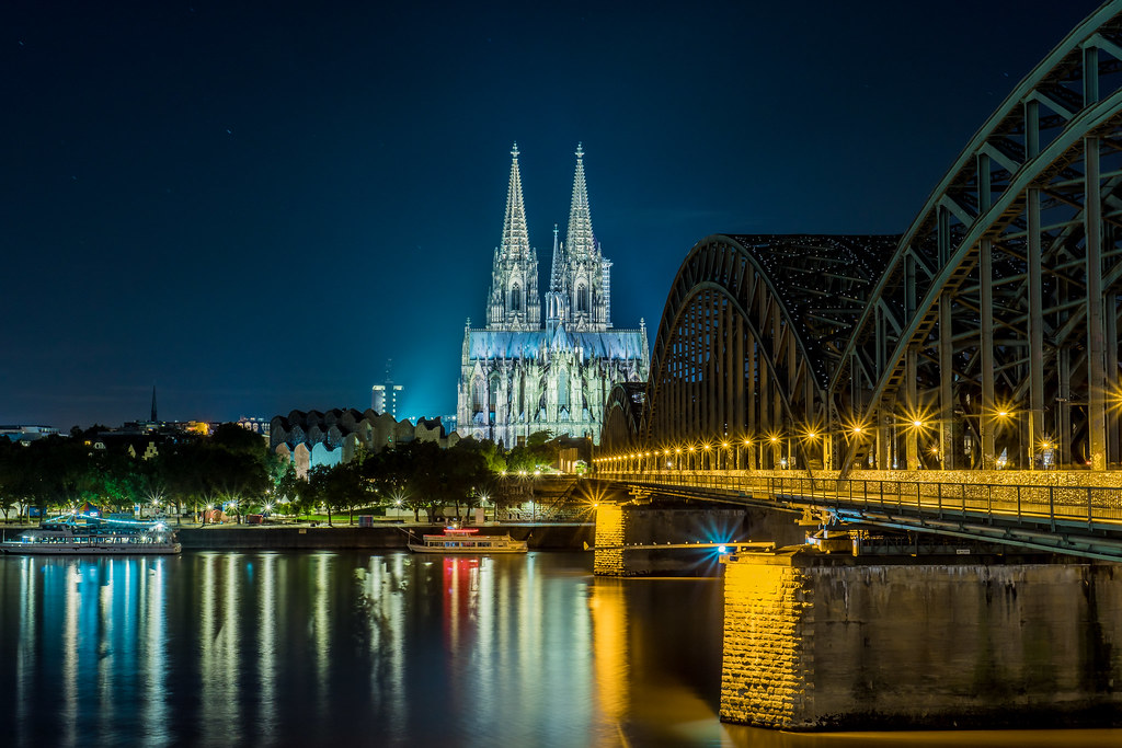 Köln bei Nacht mit 35mm Festbrennweite