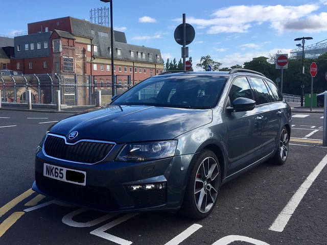 Operated by Northumbria Police, unmarked Skoda Octavia VRS Estate Traffic car. Seen at Royal Victoria Infirmary, Newcastle upon Tyne 09/08/2017