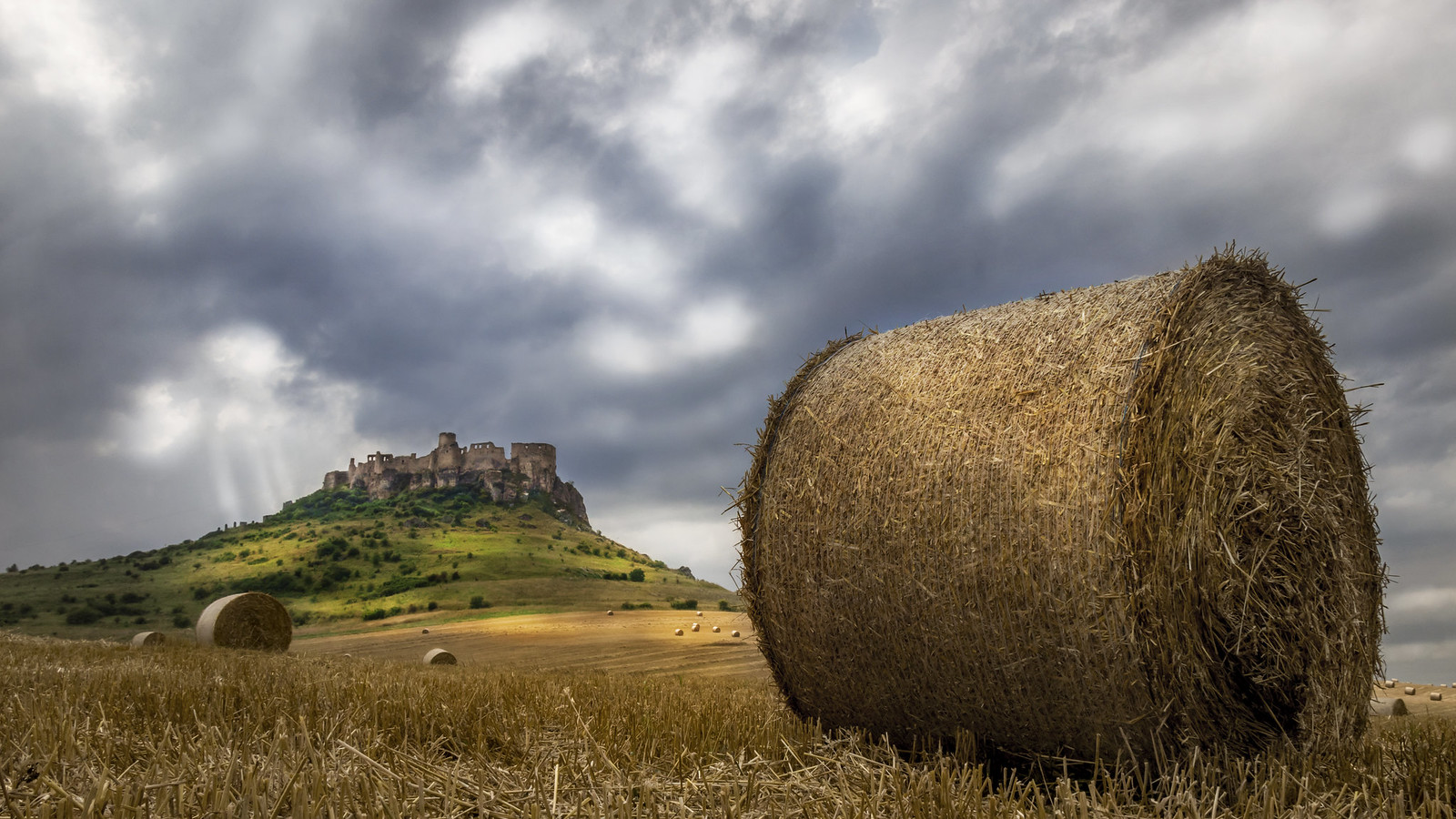 Spiš Castle and hay