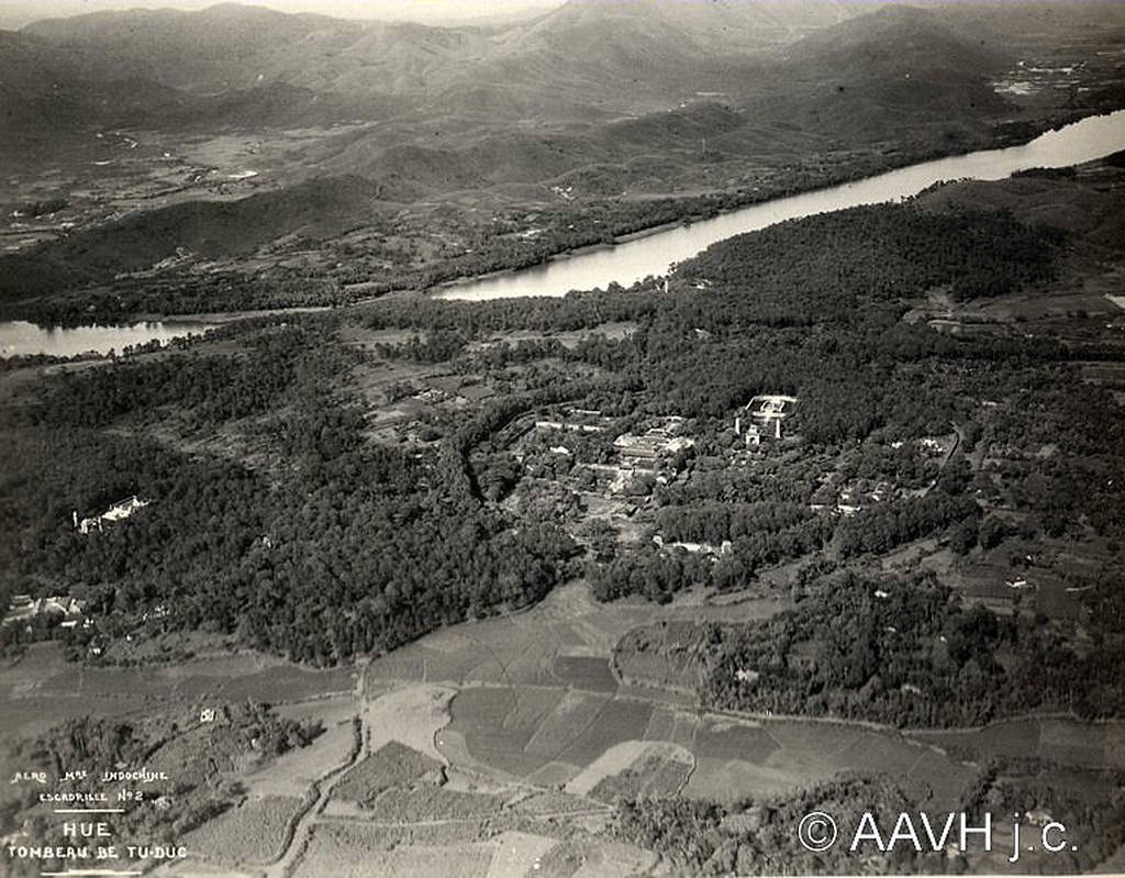 AP2469-Despierres - Environs de Hué, 1932 – Vue aérienne aux alentours du tombeau de Tu Duc
