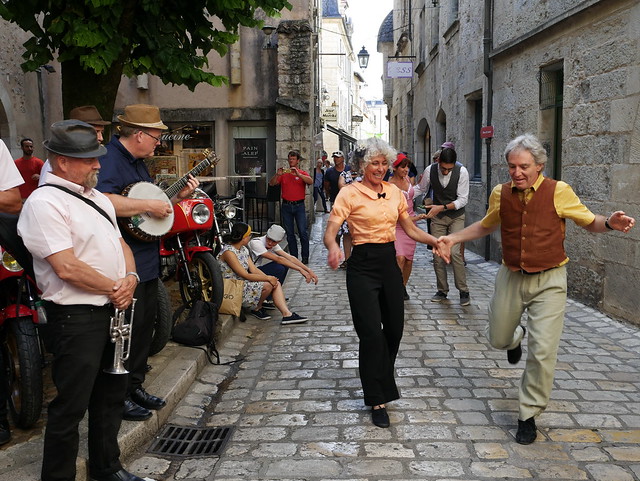 2017-09-02 Perigueux Dancing in the Street